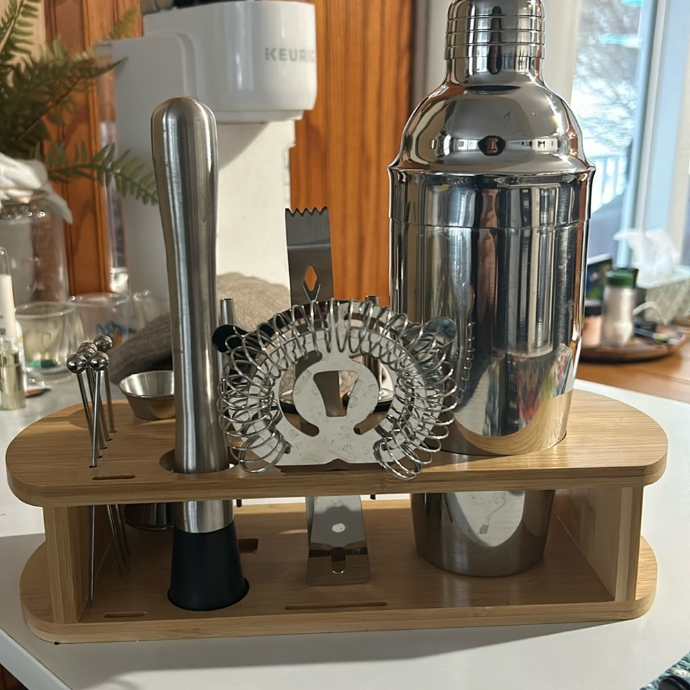 STAINLESS STEEL COCKTAIL SHAKER SET